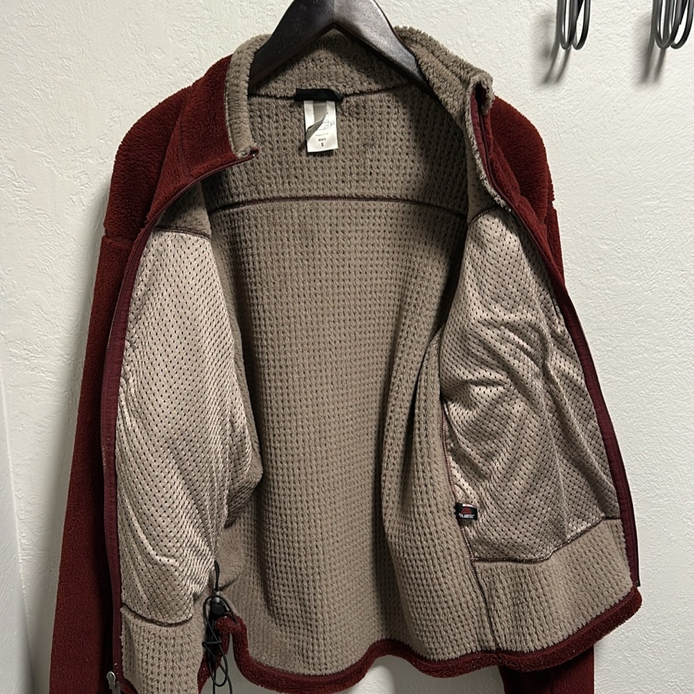 Patagonia R4 jacket. - Picture 5 of 5